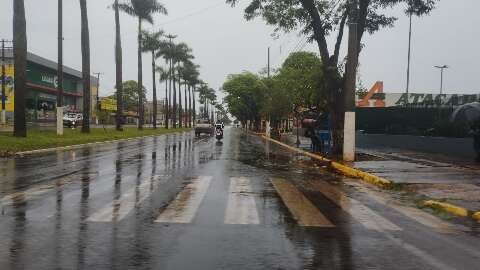 Dourados, Rio Brilhante e Ivinhema t&ecirc;m chuva leve nesta manh&atilde;