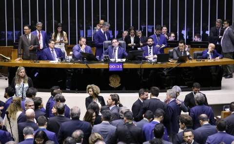 C&acirc;mara aprova isen&ccedil;&atilde;o do IR para sal&aacute;rios de at&eacute; R$ 5 mil