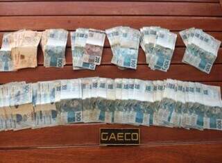 Cheque de R$ 200 mil &eacute; pe&ccedil;a-chave em den&uacute;ncia de fraudes em prefeitura
