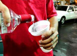 Ap&oacute;s mortes em SP, Abrasel de MS refor&ccedil;a treinamento contra bebidas adulteradas