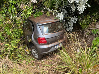 Motorista morre ao bater carro contra guard-rail na MS-040