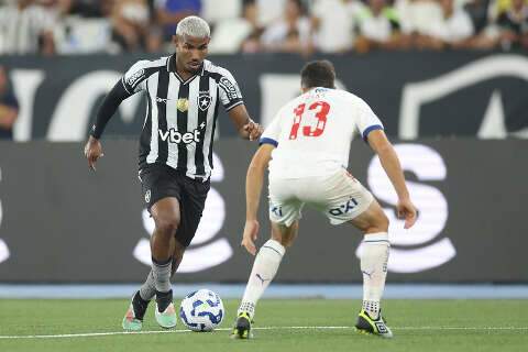 Botafogo marca no in&iacute;cio dos dois tempos e segura vit&oacute;ria contra o Bahia