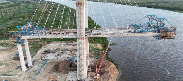Com 80% de avan&ccedil;o, ponte Bioce&acirc;nica recebe hoje visita do presidente paraguaio