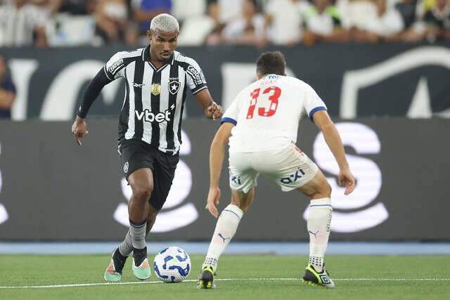Botafogo marca no in&iacute;cio dos dois tempos e segura vit&oacute;ria contra o Bahia
