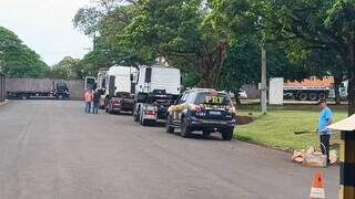 Empresas de fachada e ve&iacute;culos clonados bancavam esquema milion&aacute;rio de drogas