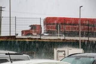 C&eacute;u carregado e chuva retornam &agrave; Capital, derrubando a temperatura em 4&deg;C