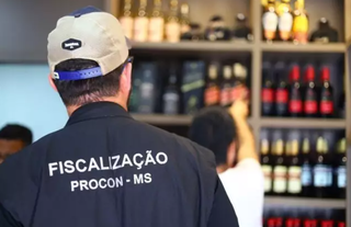 &Oacute;rg&atilde;os de fiscaliza&ccedil;&atilde;o de MS s&atilde;o acionados diante do risco de bebida com metanol