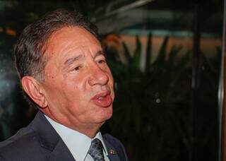 Em visita in&eacute;dita, presidente paraguaio recebe honras militares na Capital