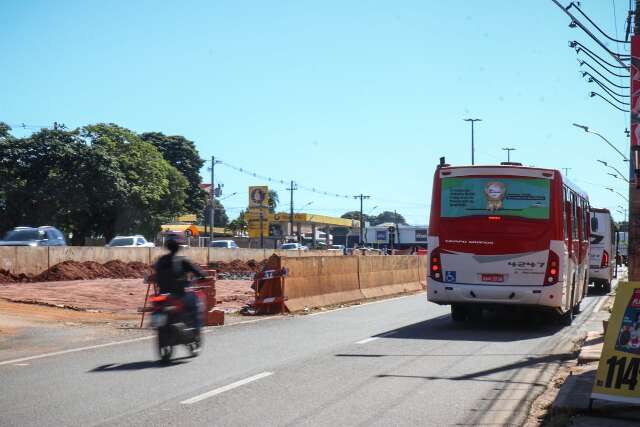 Obras no Trevo Imbirussu alteram tr&acirc;nsito e ampliam faixa exclusiva de &ocirc;nibus