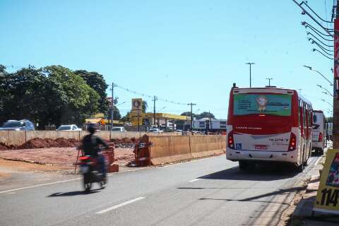 Obras no Trevo Imbirussu alteram tr&acirc;nsito e ampliam faixa exclusiva de &ocirc;nibus