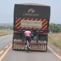 Ciclista arrisca vida ao &quot;pegar v&aacute;cuo&quot; de caminh&atilde;o na MS-157 em Maracaju