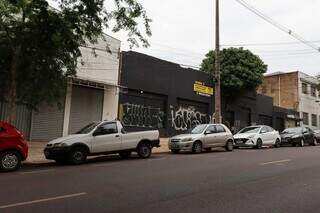 Centro de Campo Grande tem 295 im&oacute;veis abandonados e queda de 70% no consumo