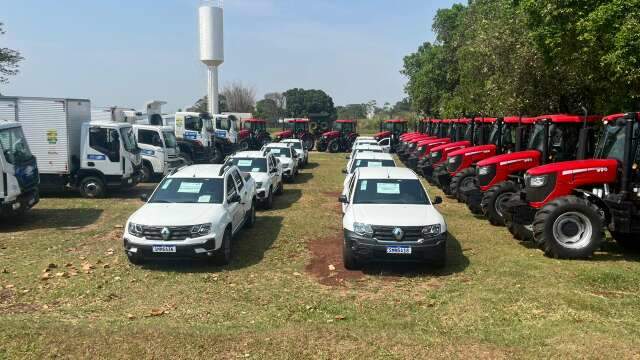Governo entrega equipamentos agr&iacute;colas a 28 munic&iacute;pios de MS