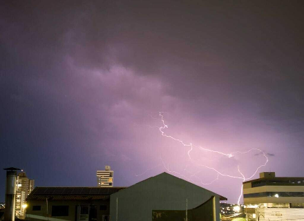 Quase 23 mil raios atingem Mato Grosso do Sul em um &uacute;nico dia
