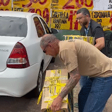 Decon e Garras recolhem garrafas de cacha&ccedil;a e vodka em conveni&ecirc;ncia e mercado