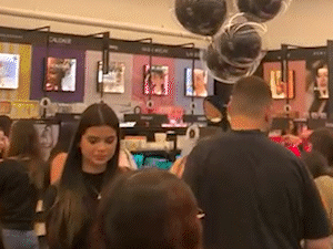Na inaugura&ccedil;&atilde;o, 1,1 mil pessoas lotam Sephora por produtos de at&eacute; R$ 5 mil