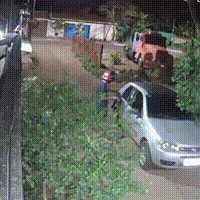 Dupla &eacute; presa por incendiar carro ap&oacute;s briga em festa de anivers&aacute;rio