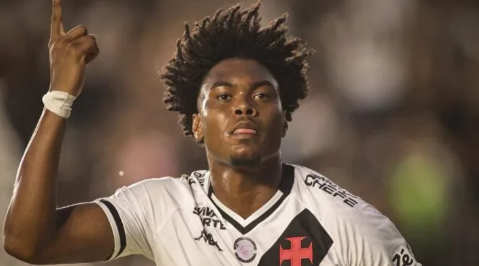 Vasco vence o Vit&oacute;ria por 4 a 3 em jogo eletrizante em S&atilde;o Janu&aacute;rio