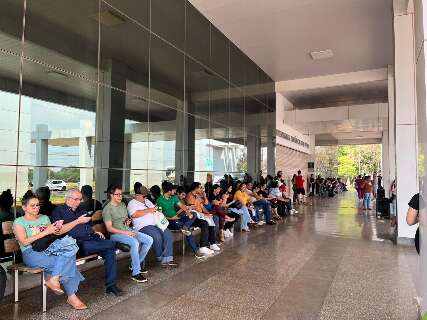 Para evitar tr&acirc;nsito, candidatos do &quot;Enem dos Concursos&quot; chegam 3 horas antes