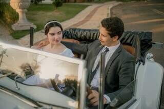 Ensaio de casamento inspirado nos anos 1950 parece sa&iacute;do de um filme
