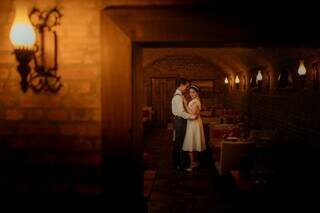 Ensaio de casamento inspirado nos anos 1950 parece sa&iacute;do de um filme