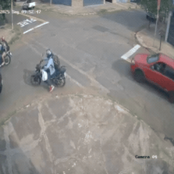 Desvio por obra no Trevo Imbirussu trava entrada de casas e causa transtornos