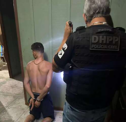 Motorista que matou rapaz atropelado em briga fugiu para o Paran&aacute;
