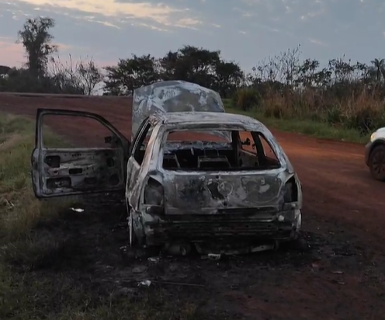 Irm&atilde;os s&atilde;o presos por suspeita de matar homem e queimar corpo em carro