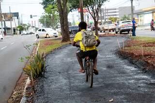 Com apenas 1,4 quil&ocirc;metro, ciclovia na Mato Grosso leva o &quot;nada a lugar nenhum&quot;