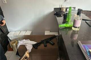 Juiz decreta pris&atilde;o de homem flagrado com droga, armas e R$ 1,7 milh&atilde;o