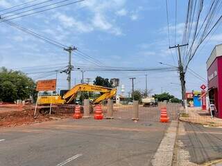Interdi&ccedil;&atilde;o no Trevo Imbirussu causa caos no tr&acirc;nsito e afeta com&eacute;rcio da regi&atilde;o