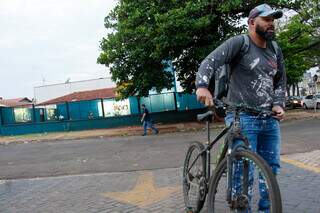 Com apenas 1,4 quil&ocirc;metro, ciclovia na Mato Grosso leva o &quot;nada a lugar nenhum&quot;