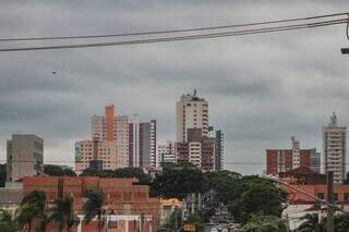 Tempo segue inst&aacute;vel em MS, com chuva e queda de temperatura