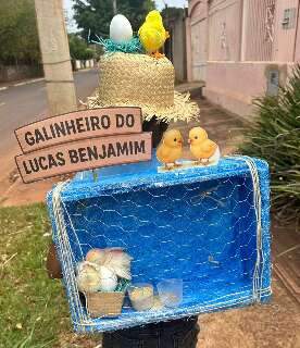 No Dia da Mochila Maluca, teve gente que apelou para o pintinho vivo