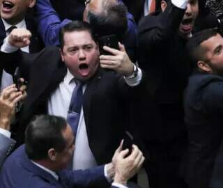 Bancada de MS ajudou a derrubar MP que atingia a elite financeira do País Bancada de MS ajudou a derrubar MP que atingia a elite financeira do País