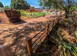 C&oacute;rrego Vendas tem &aacute;gua barrenta e sinais de despejo de cimento