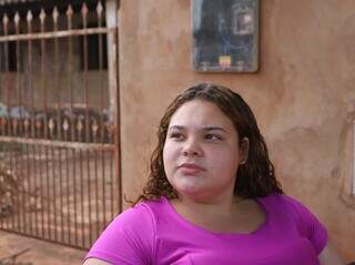 Batistão vive entre buracos e esgoto em bairro “asfaltado” só no papel Batistão vive entre buracos e esgoto em bairro “asfaltado” só no papel