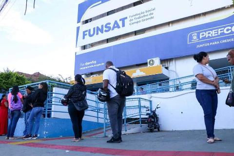 Semana termina com 1.477 vagas de trabalho abertas em 151 fun&ccedil;&otilde;es
