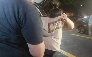 Mulher é condenada a 31 anos por matar oficial de justiça e queimar corpo Mulher é condenada a 31 anos por matar oficial de justiça e queimar corpo