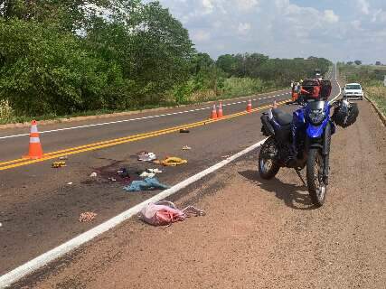 Mulher tem perna amputada em acidente com moto que levava crian&ccedil;a de 4 anos 