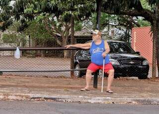 No Estrela Dalva falta at&eacute; onde pagar as contas, reclamam moradores