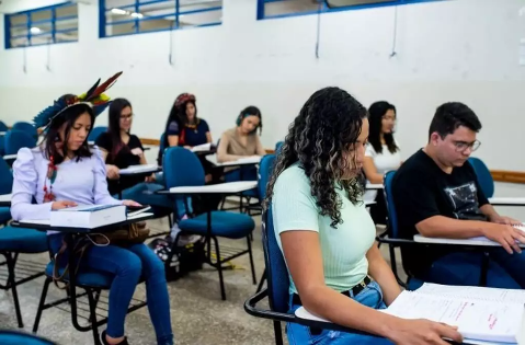 Programa que paga sal&aacute;rio a estudantes tem nova convoca&ccedil;&atilde;o