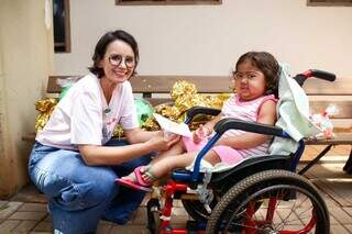 Nos hospitais, crian&ccedil;as n&atilde;o perdem o sorriso e transformam a dor em f&eacute;