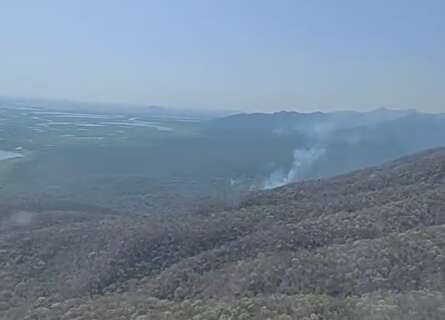 Combate ao fogo na Serra do Amolar j&aacute; mobiliza 50 militares e 3 aeronaves