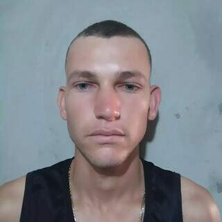 Suspeito de amea&ccedil;ar policial &eacute; preso com rev&oacute;lveres e 70 muni&ccedil;&otilde;es