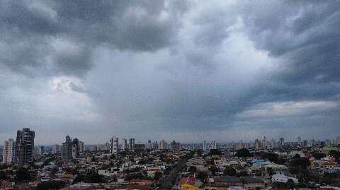 MS est&aacute; sob alerta de tempestade e ventos podem chegar a 100 km/h