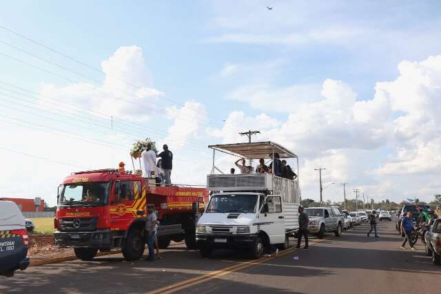 Carreata leva f&eacute; e emo&ccedil;&atilde;o pelas ruas de Campo Grande no Dia de Nossa Senhora