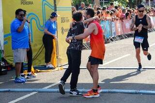 Hist&oacute;rias de amizades e supera&ccedil;&atilde;o marcam corrida em Campo Grande