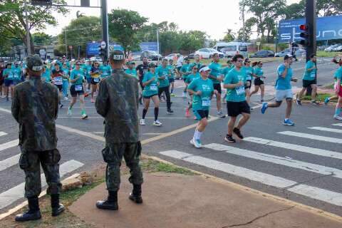 Mar de corredores e atletas da elite internacional tomam as ruas de Campo Grande