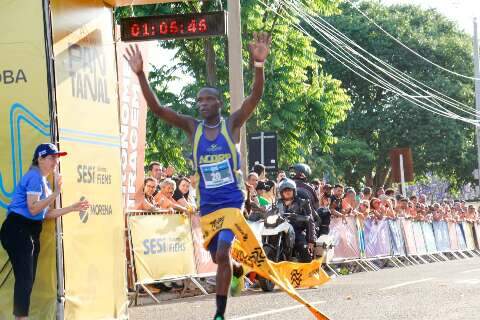 Atletas africanos superam calor e dominam p&oacute;dio da meia-maratona do Pantanal 